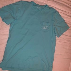 Vineyard Vines blue t-shirt